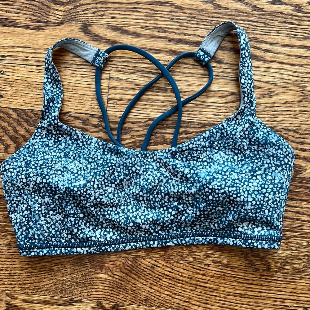 Lululemon sports bra